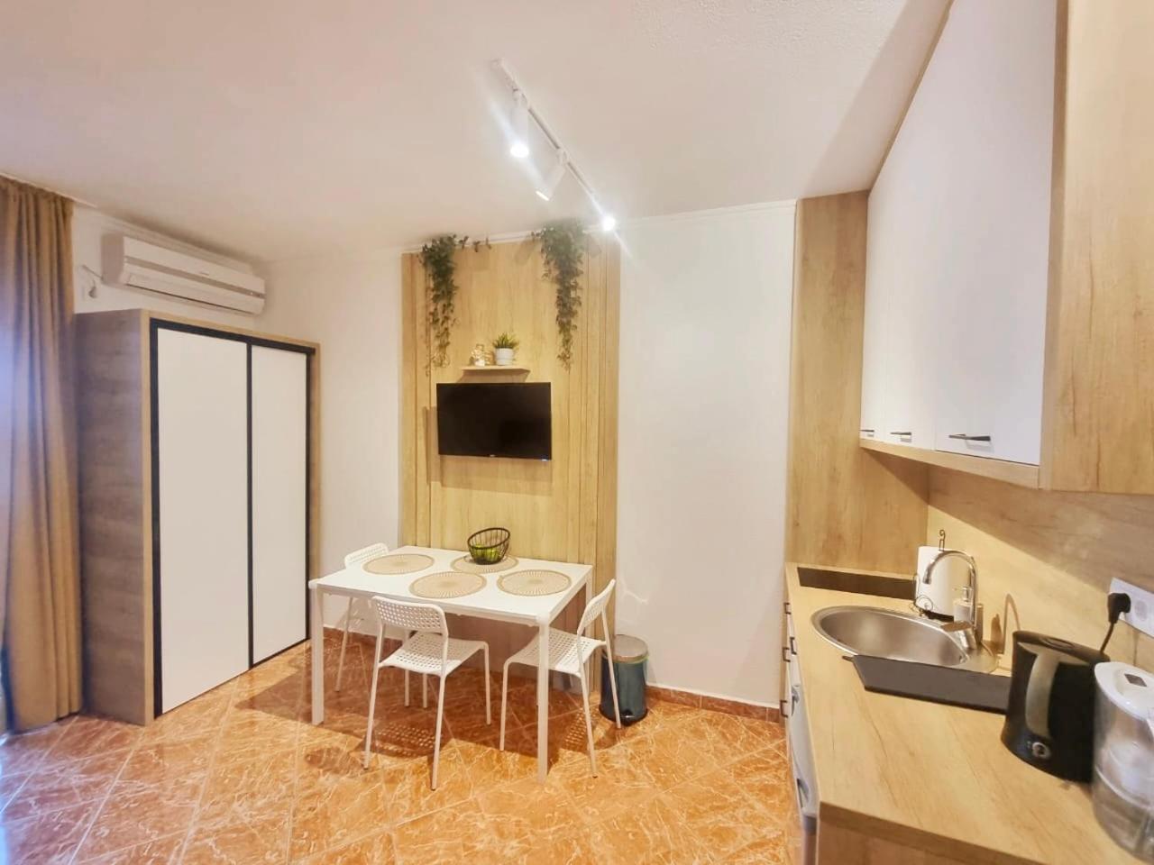 Studio Apartman Na Plazi Rafailovici Luaran gambar