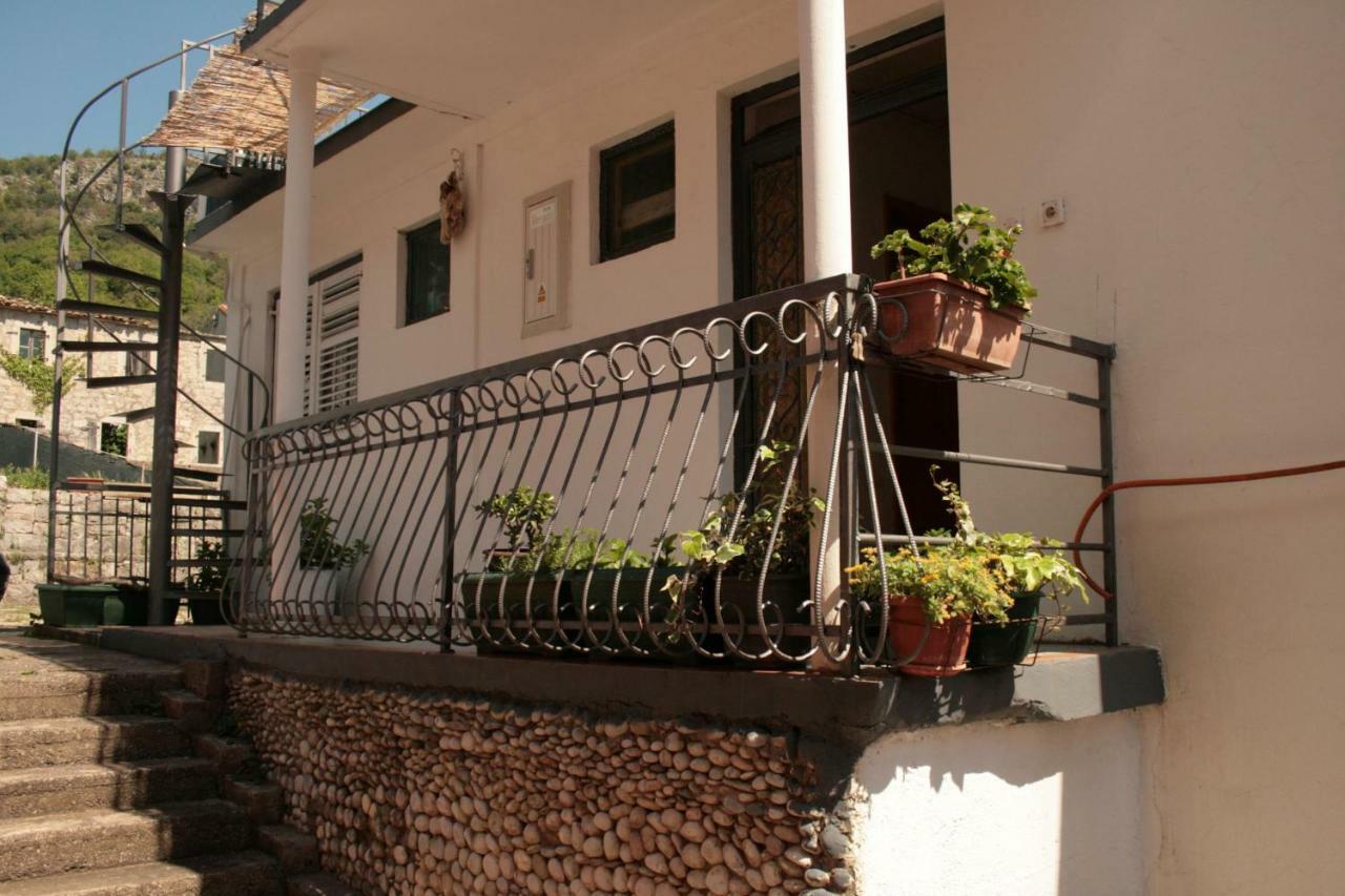 Studio Apartman Na Plazi Rafailovici Luaran gambar